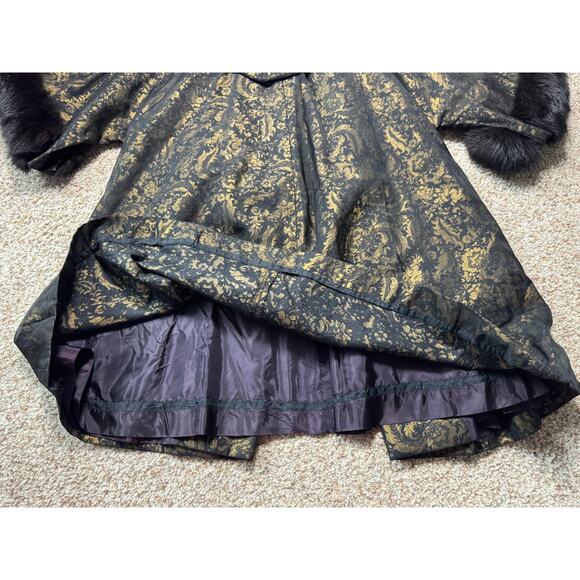 VINTAGE Gold & Black Brocade CLARALURA CALIFORNIA, FUR TRIMMED jacket - Picture 15 of 16
